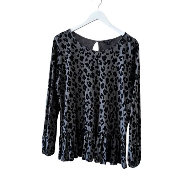 Lucky Brand Ruffle Leopard Print Keyhole Oversized  Top SZ SP - Picture 1 of 9